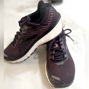 Brooks running shoes, ghost, 12, size 7